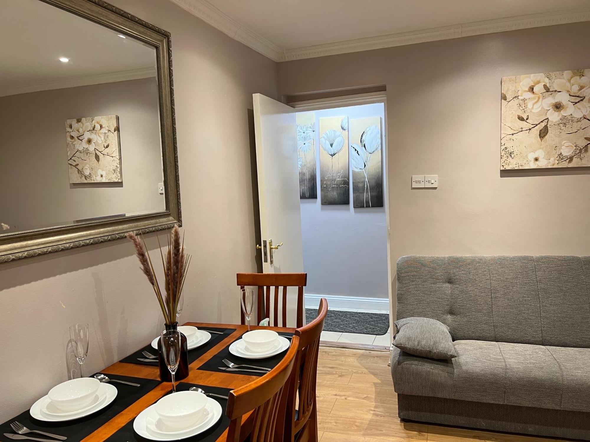 London Property Apartments For Up To 6, Next To Big Ben & London Eye Esterno foto